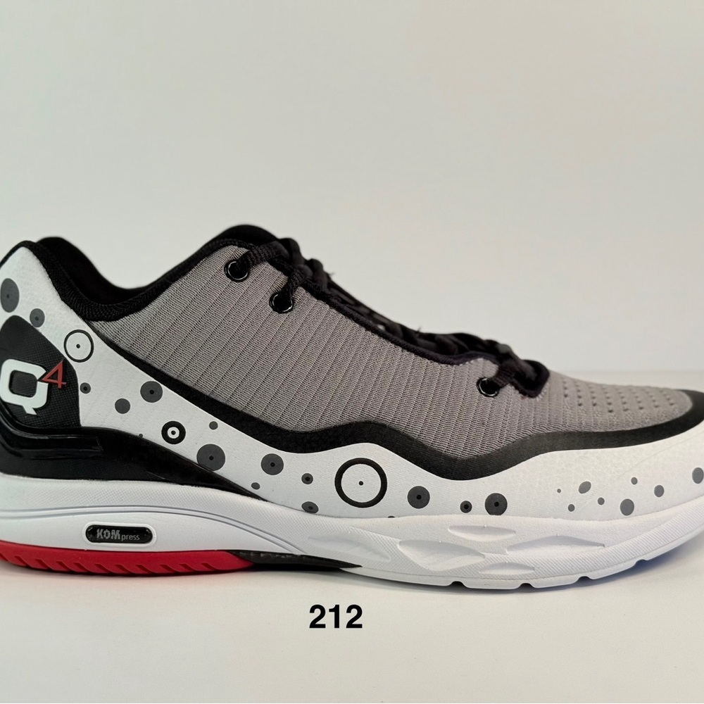 Q4 Mens Basketball shoes